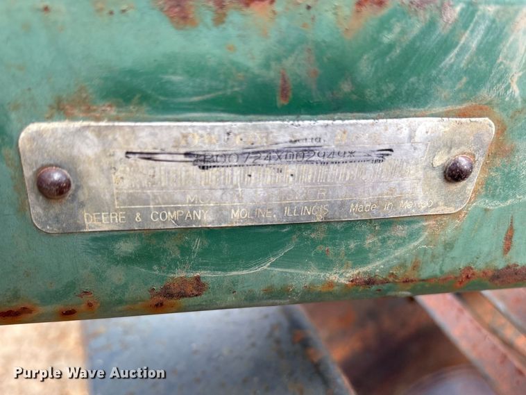 image for item ES8749 John Deere 724 mulch finisher