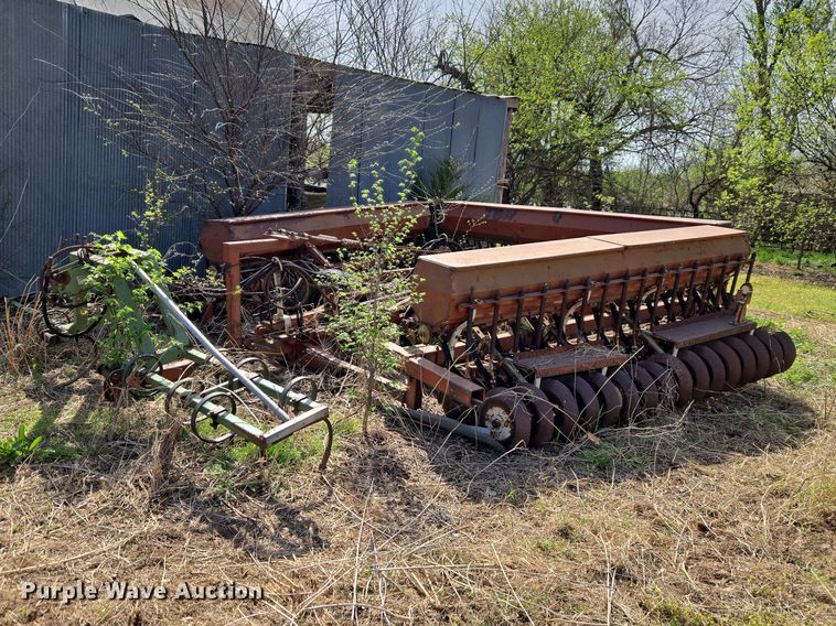 image for item ET1322 Crust Buster grain drill