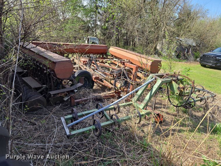 image for item ET1322 Crust Buster grain drill