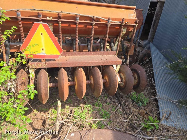 image for item ET1322 Crust Buster grain drill
