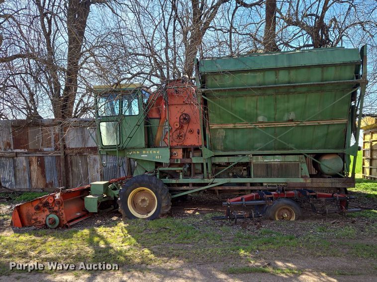 image for item ET1326 John Deere 482 cotton stripper
