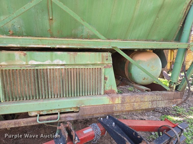 image for item ET1326 John Deere 482 cotton stripper