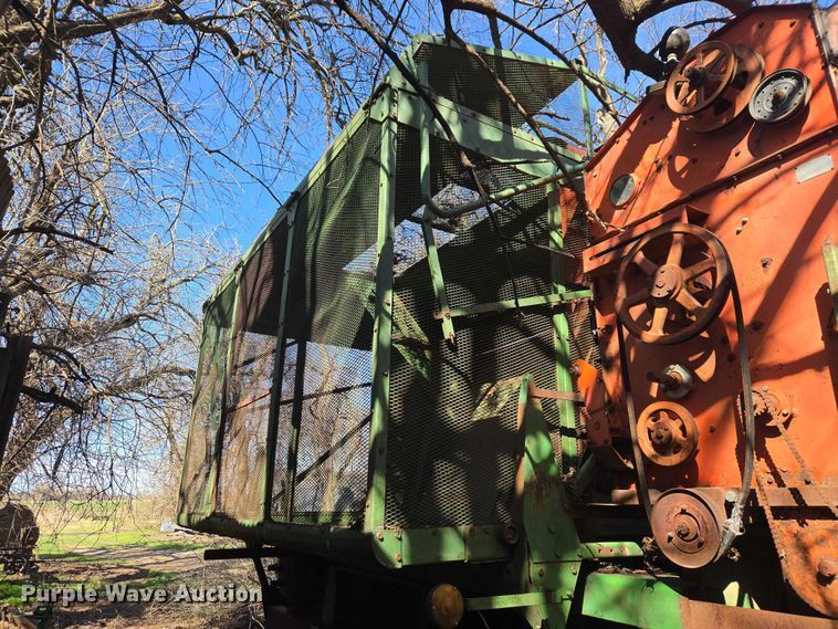 image for item ET1326 John Deere 482 cotton stripper