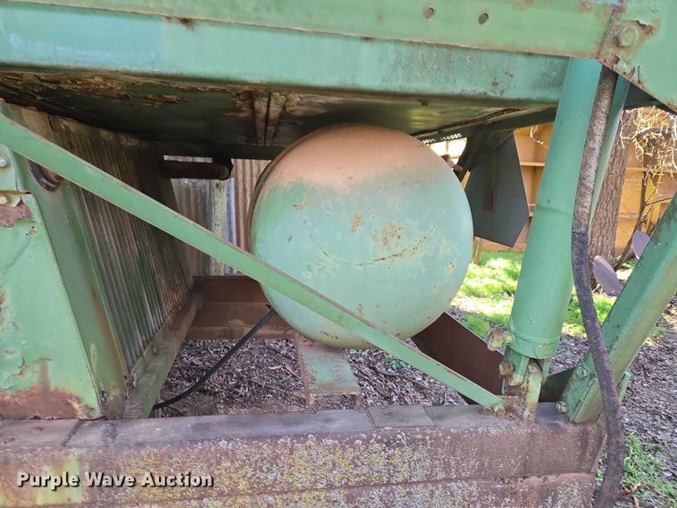 image for item ET1326 John Deere 482 cotton stripper