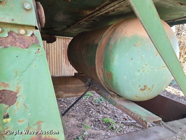 image for item ET1326 John Deere 482 cotton stripper