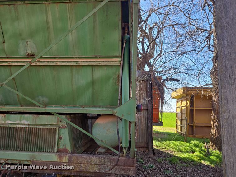 image for item ET1326 John Deere 482 cotton stripper