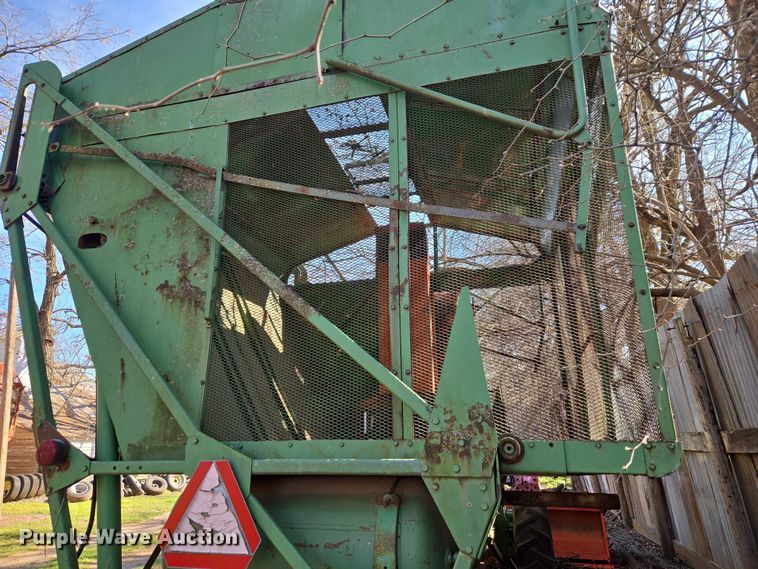 image for item ET1326 John Deere 482 cotton stripper