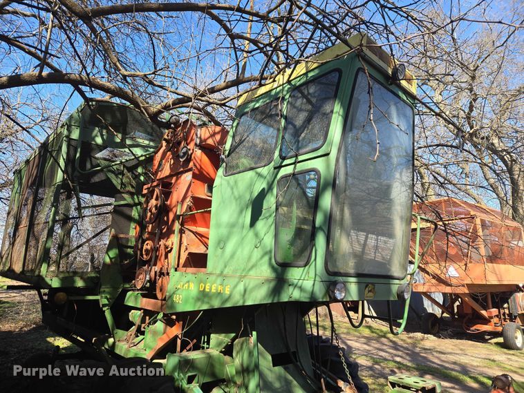 image for item ET1326 John Deere 482 cotton stripper