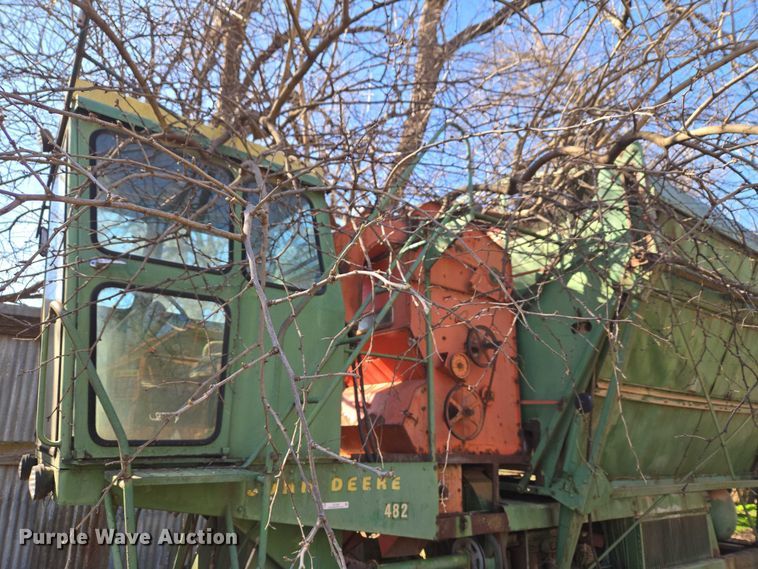 image for item ET1326 John Deere 482 cotton stripper