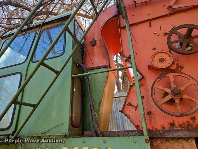 image for item ET1326 John Deere 482 cotton stripper