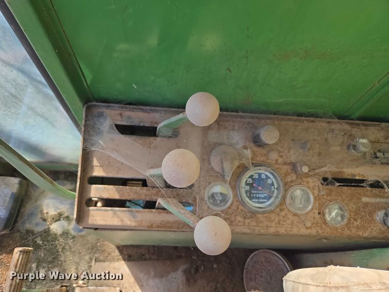 image for item ET1326 John Deere 482 cotton stripper