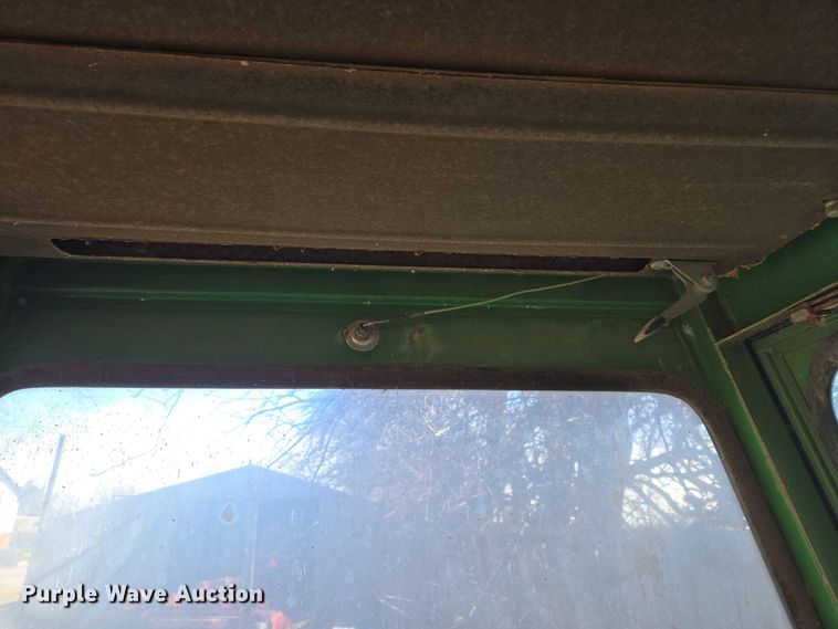 image for item ET1326 John Deere 482 cotton stripper