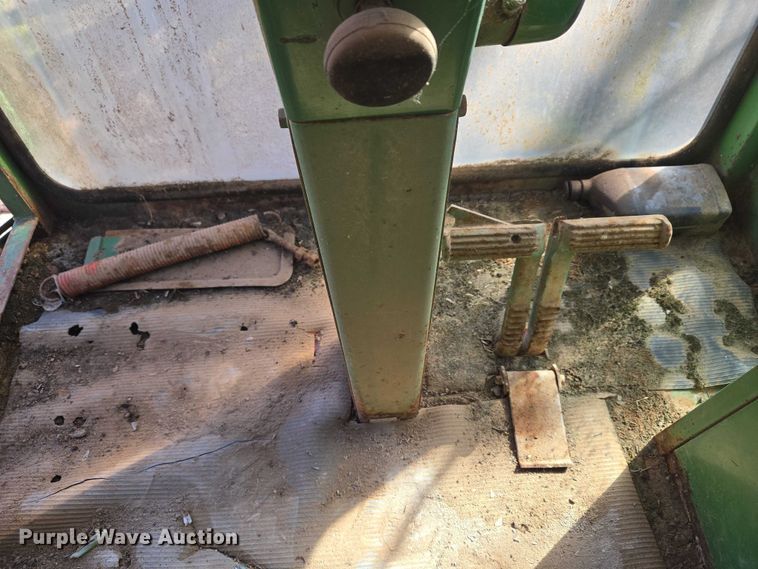 image for item ET1326 John Deere 482 cotton stripper