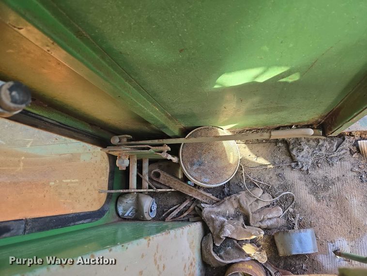 image for item ET1326 John Deere 482 cotton stripper