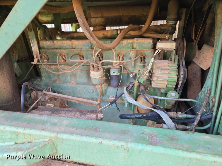 image for item ET1326 John Deere 482 cotton stripper