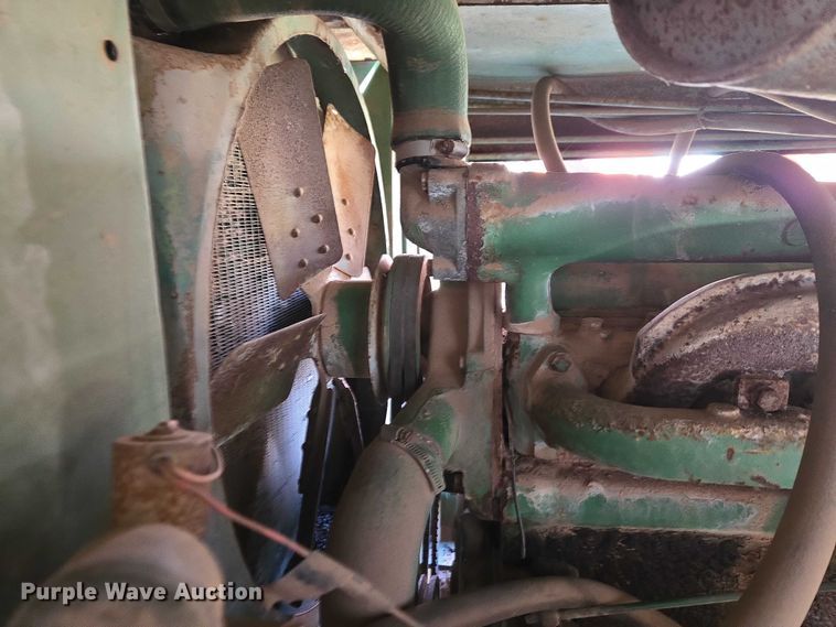 image for item ET1326 John Deere 482 cotton stripper