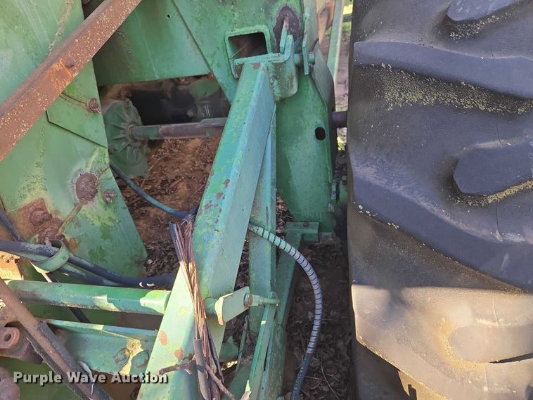 image for item ET1326 John Deere 482 cotton stripper