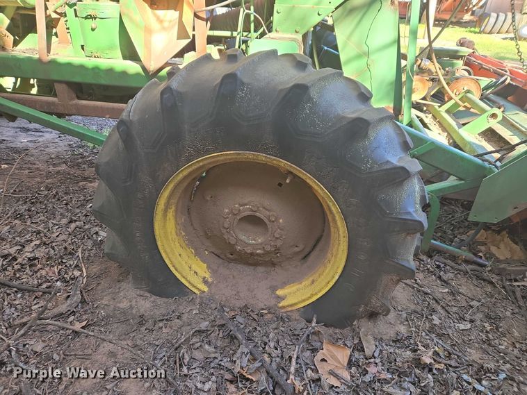 image for item ET1326 John Deere 482 cotton stripper