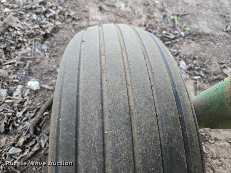 image for item ET1326 John Deere 482 cotton stripper