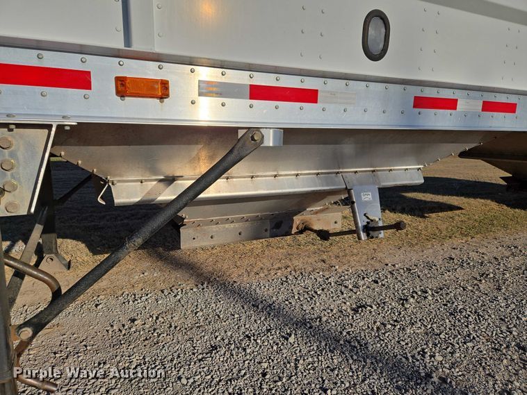 image for item ET1493 2017 Maurer Manufacturing grain trailer