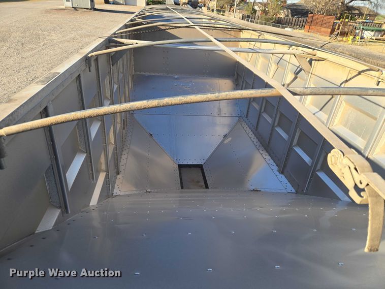 image for item ET1493 2017 Maurer Manufacturing grain trailer