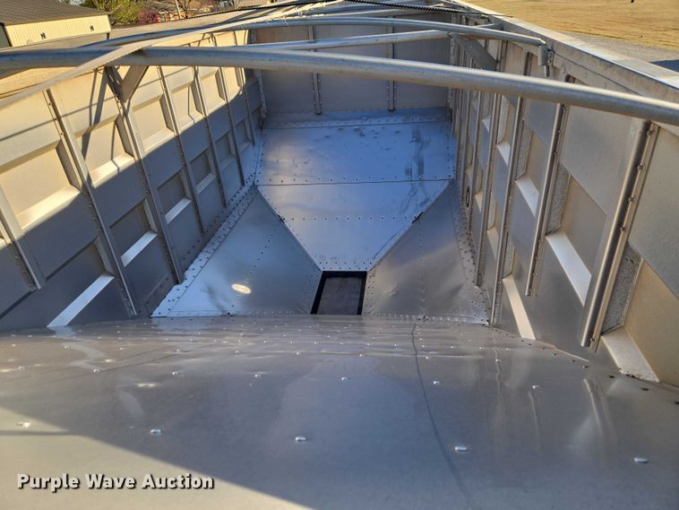 image for item ET1493 2017 Maurer Manufacturing grain trailer