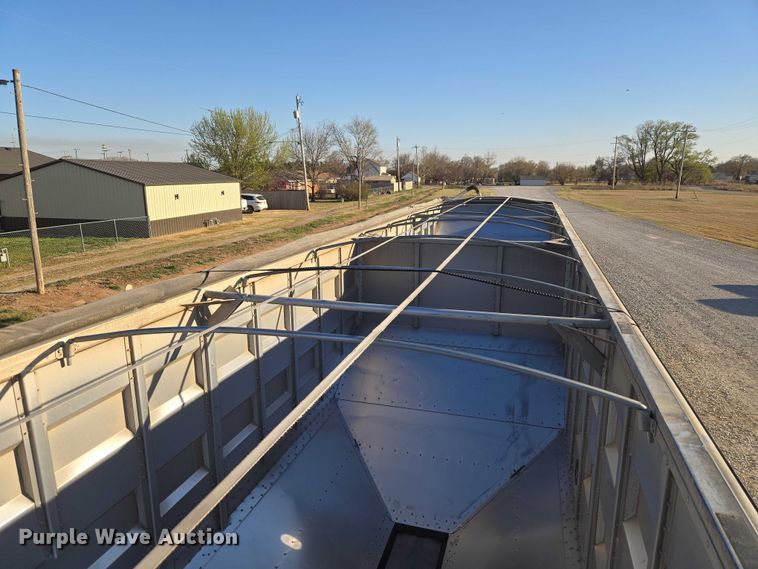 image for item ET1493 2017 Maurer Manufacturing grain trailer