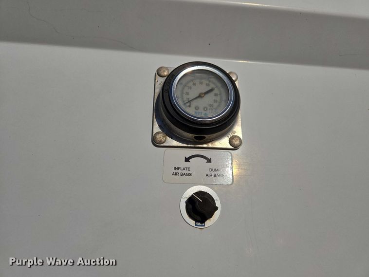 image for item ET1493 2017 Maurer Manufacturing grain trailer