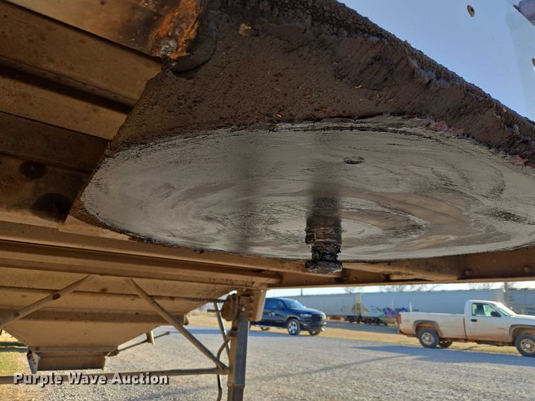 image for item ET1493 2017 Maurer Manufacturing grain trailer