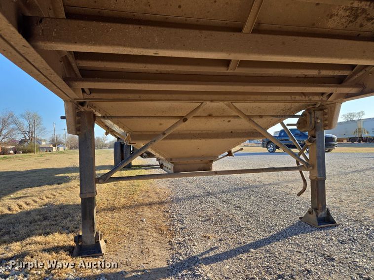 image for item ET1493 2017 Maurer Manufacturing grain trailer