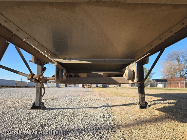image for item ET1493 2017 Maurer Manufacturing grain trailer