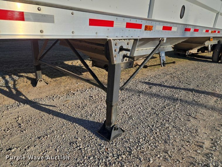 image for item ET1493 2017 Maurer Manufacturing grain trailer