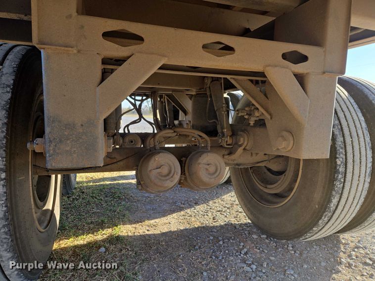 image for item ET1493 2017 Maurer Manufacturing grain trailer