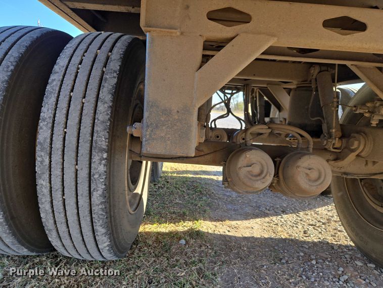 image for item ET1493 2017 Maurer Manufacturing grain trailer