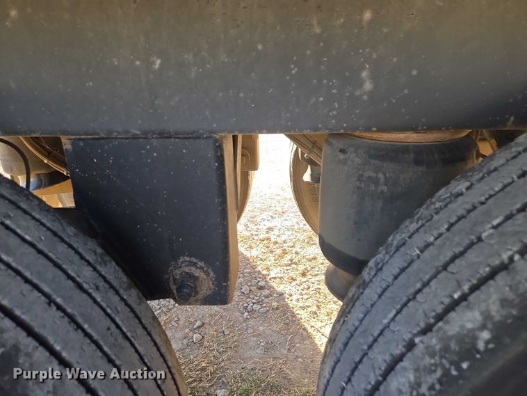 image for item ET1493 2017 Maurer Manufacturing grain trailer