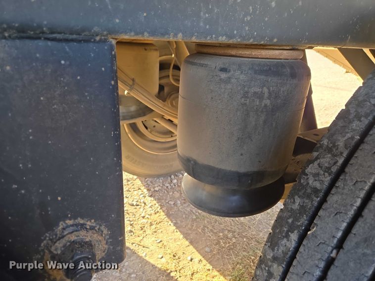 image for item ET1493 2017 Maurer Manufacturing grain trailer