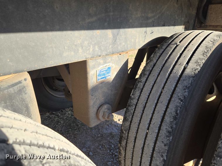 image for item ET1493 2017 Maurer Manufacturing grain trailer