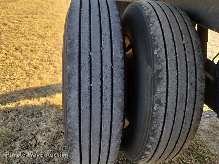 image for item ET1493 2017 Maurer Manufacturing grain trailer