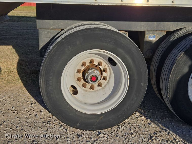 image for item ET1493 2017 Maurer Manufacturing grain trailer