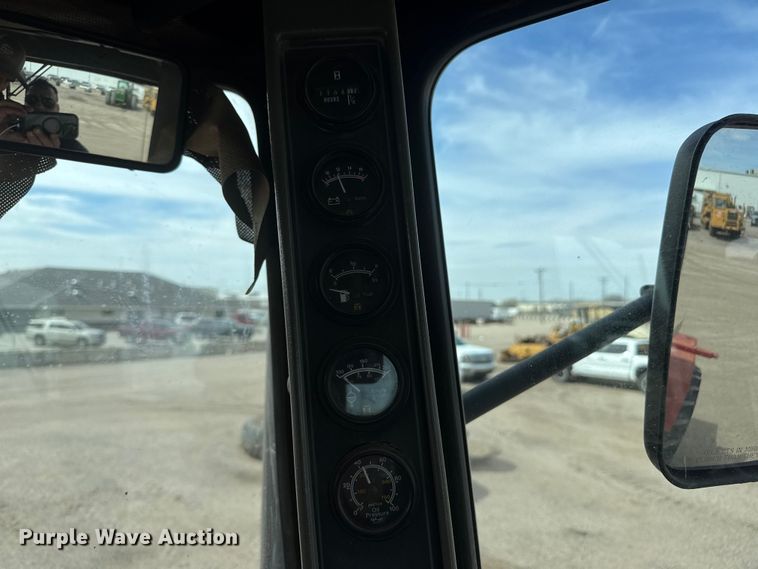 image for item ET1725 1999 Case 9380 4WD tractor