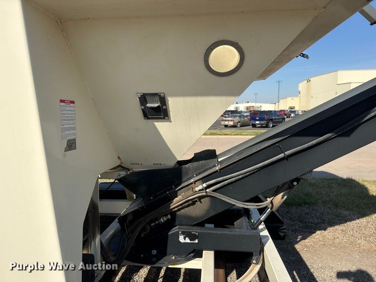 image for item ET1789 2015 Meridian Seed Express 375RT seed tender