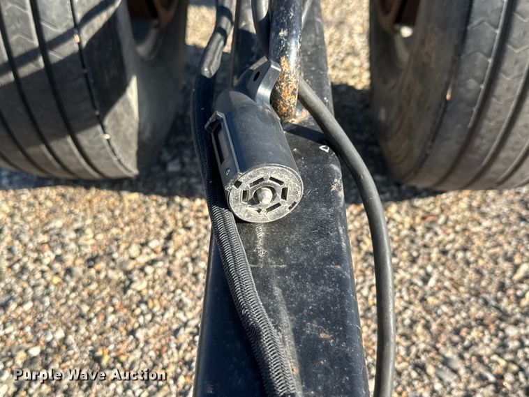 image for item ET1790 M.D. Stud King 42   header trailer