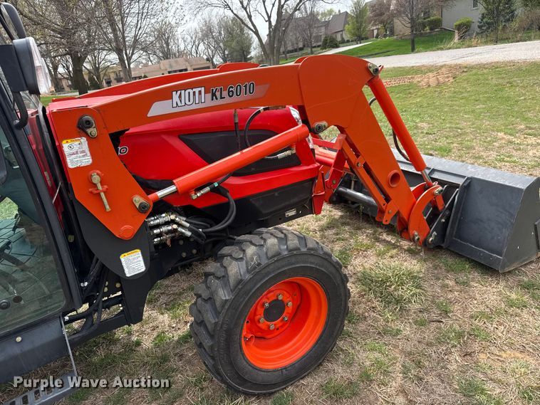 image for item ET1868 2018 Kioti NX6010 MFWD tractor