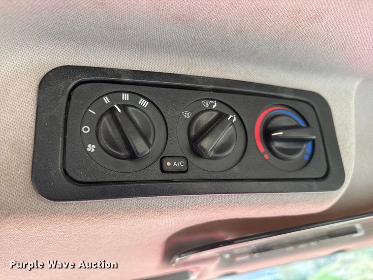 image for item ET1868 2018 Kioti NX6010 MFWD tractor