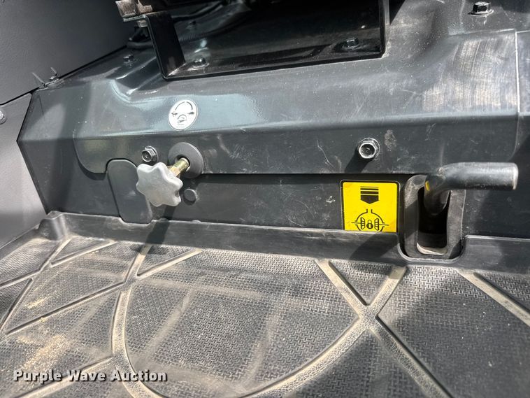 image for item ET1868 2018 Kioti NX6010 MFWD tractor