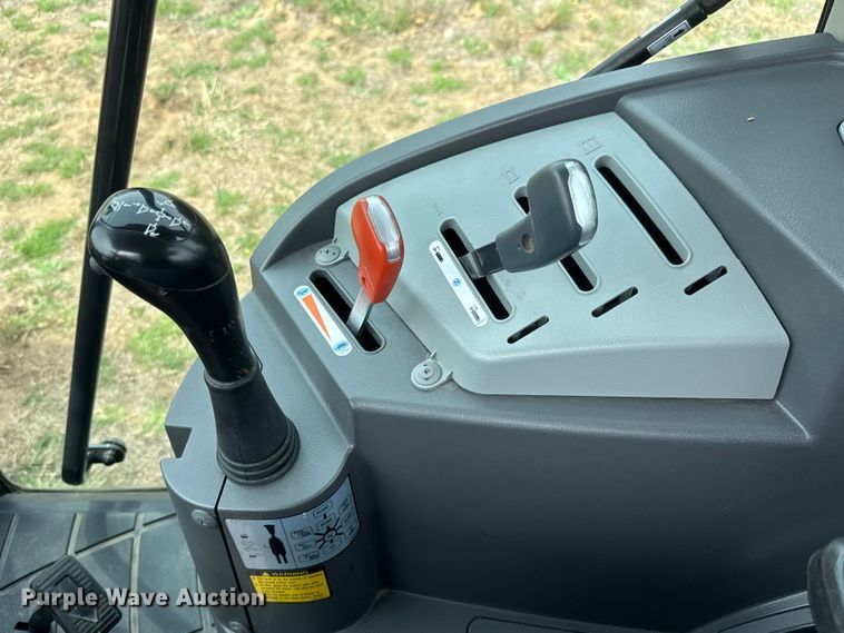 image for item ET1868 2018 Kioti NX6010 MFWD tractor