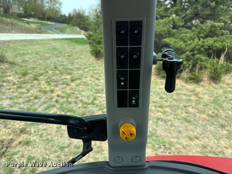 image for item ET1868 2018 Kioti NX6010 MFWD tractor