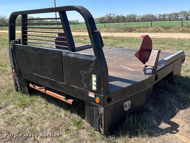 image for item ET1909 DewEze 578 Flatbed Recessed Well hydraulic bale bed