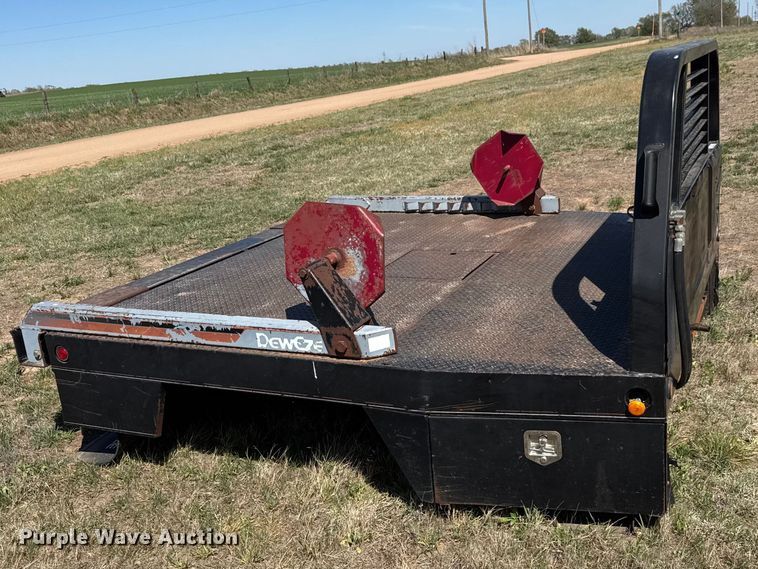 image for item ET1909 DewEze 578 Flatbed Recessed Well hydraulic bale bed