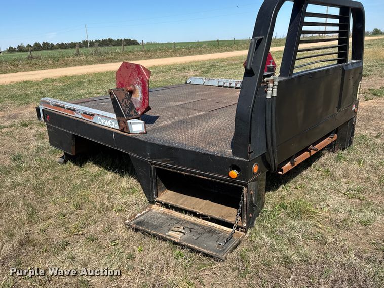 image for item ET1909 DewEze 578 Flatbed Recessed Well hydraulic bale bed